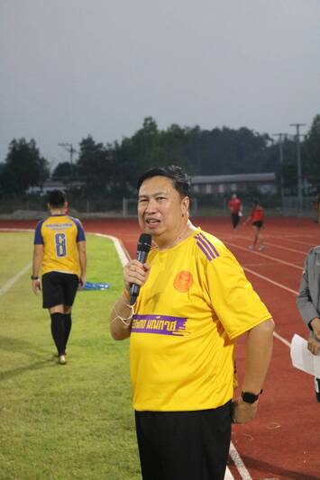 ม.นครพนม ร่วมเตะฟุตบอลเชื่อมความสัมพันธ์ระหว่างหน่วยงานราชการจังหวัดนครพนม