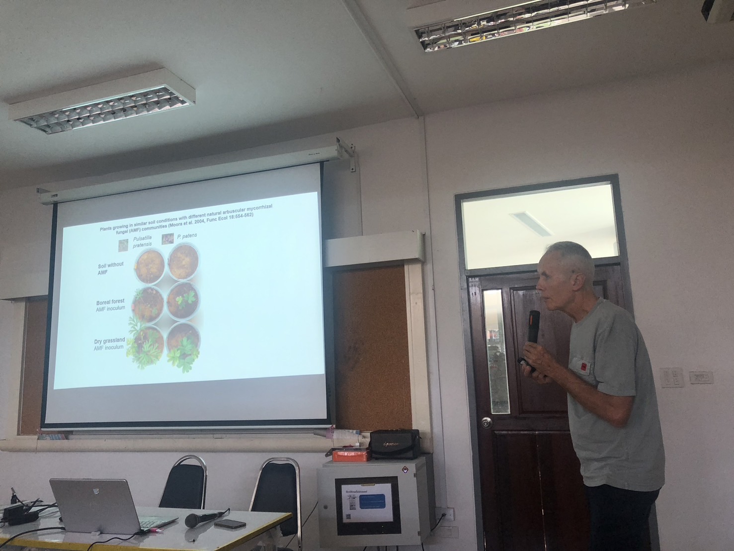 คณะวิทยาศาสตร์ ม.นครพนม จัดบรรยายพิเศษ AgroCrop Future and Research in Estonia