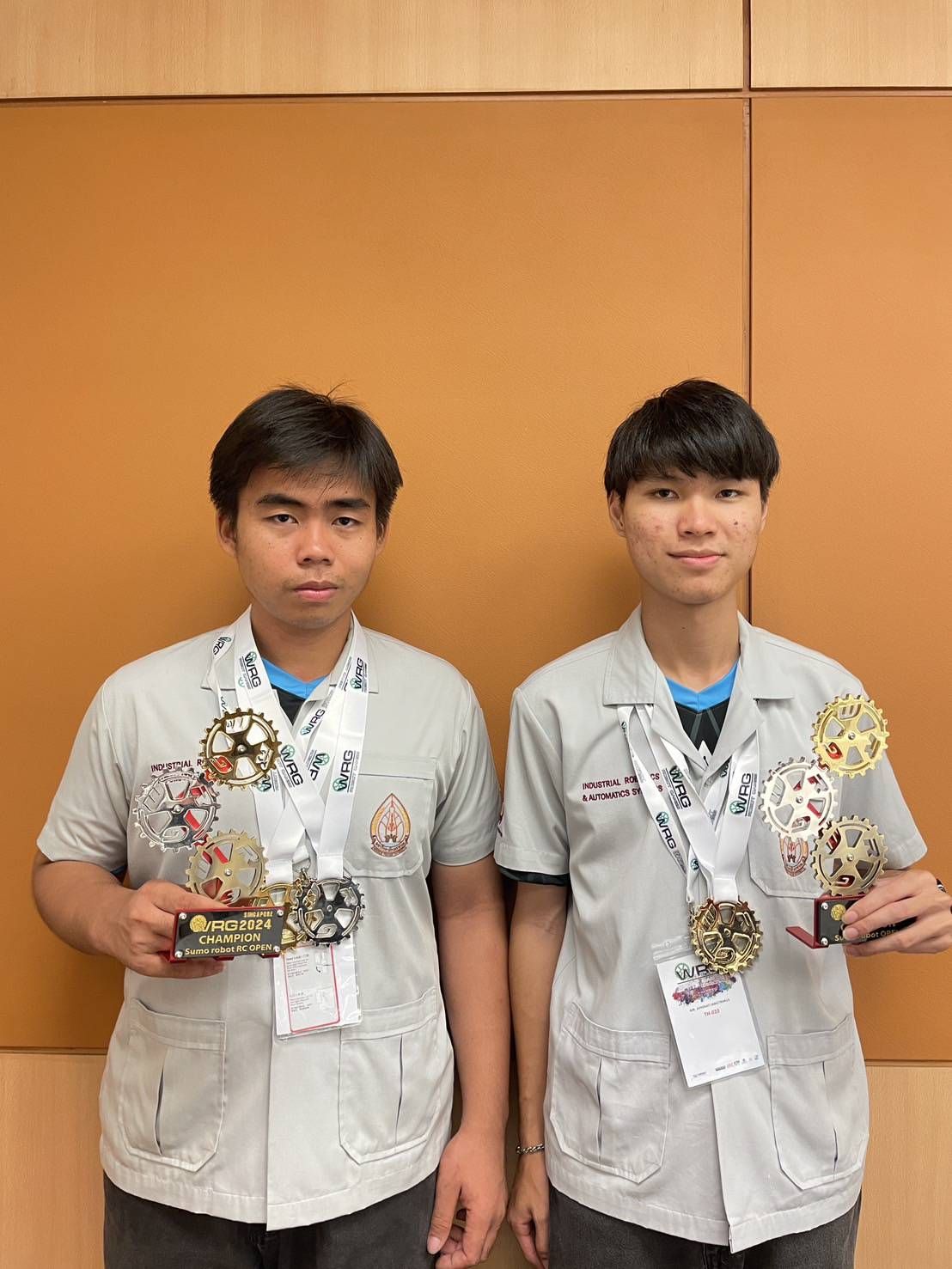 นศ.หุ่นยนต์อุตสาหกรรมและระบบอัตโนมัติ ม.นครพนม สุดเจ๋ง..คว้า 4 รางวัลการแข่งขันหุ่นยนต์ซูโม่นานาชาติ WRG 2024 ประเทศสิงคโปร์