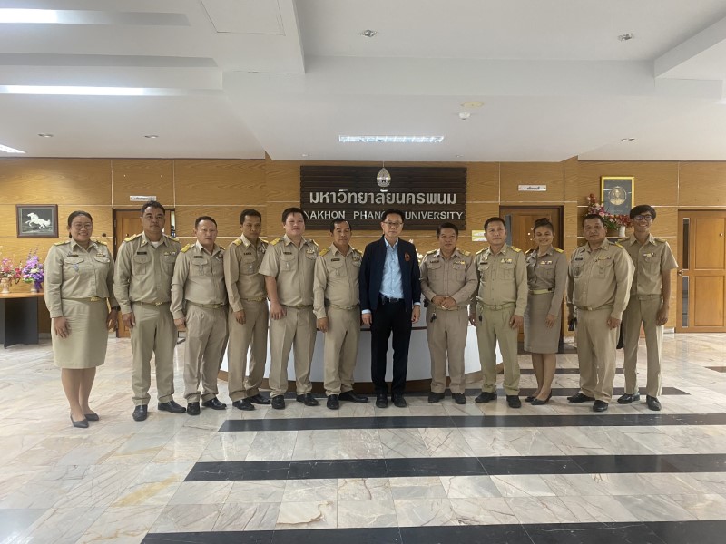 ม.นครพนม ประชุมหารือร่วมกับผู้อำนวยการกลุ่มเครือข่ายโรงเรียนในอำเภอเรณูนคร