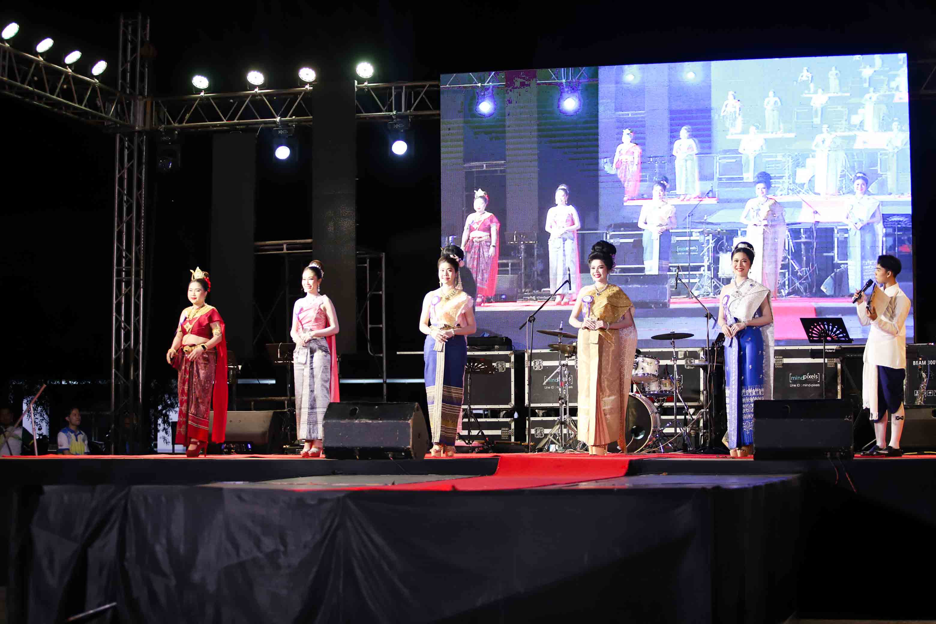 ม.นครพนม สมมานทีธาร สืบสานงานประเพณีวันลอยกระทง ประจำปี 2567