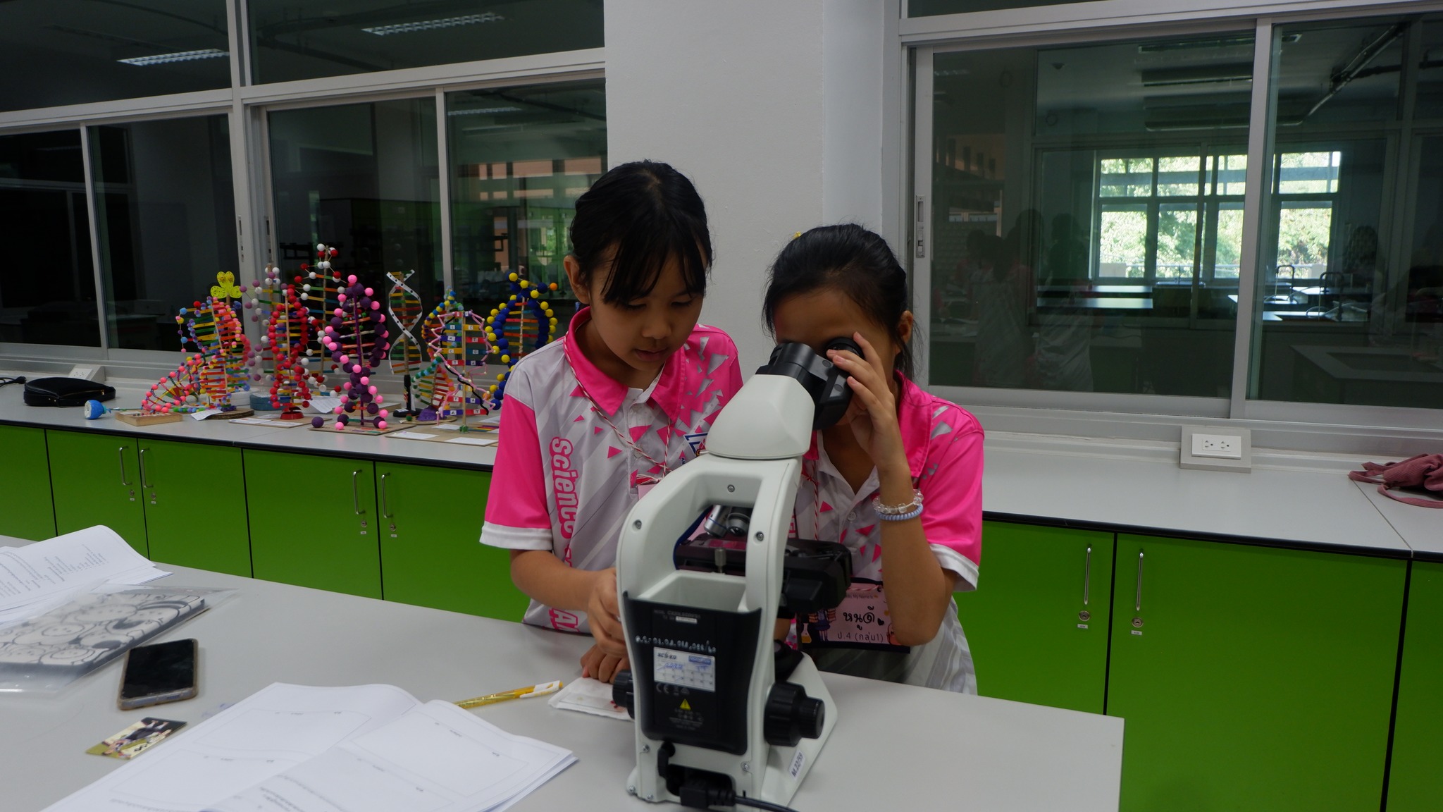 คณะวิทยาศาสตร์ ม.นครพนม จัดโครงการส่งเสริมและพัฒนาอัจฉริยภาพทางวิทยาศาสตร์นักเรียนชั้นประถมศึกษาปีที่ 2-5 โครงการห้องเรียนพิเศษ SC และ MEP โรงเรียนอนุบาลนครพนม ปีการศึกษา 2567 วันที่ 16-17 พฤศจิกายน 2567