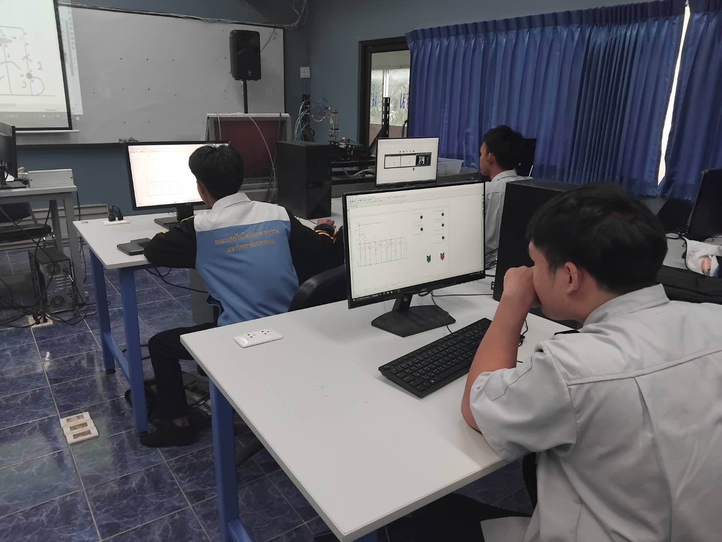 ม.นครพนม จัดโครงการเรียนรู้ตลอดชีวิตและพัฒนาทักษะเพื่ออนาคต (Upskill/Reskill) ประจำปี 2567 ( รุ่นที่ 1 และรุ่นที่ 2 ) Nakhon Phanom University organized the Lifelong Learning and Skills Development for the Future (Upskill/Reskill) project for the year 2024 (1st and 2nd batches).