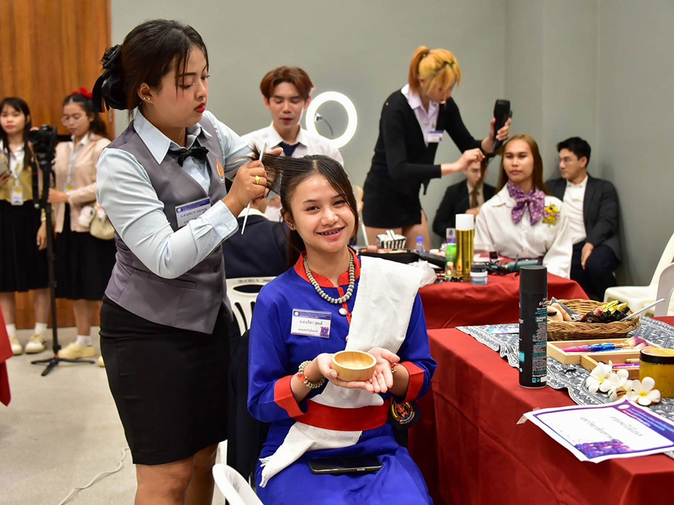 นักศึกษาวิทยาลัยการท่องเที่ยวฯ มนพ. คว้ารางวัลรองชนะเลิศอันดับ 2 รายการแข่งขันด้านการพัฒนาบุคลิกภาพ THM FAIR 2024