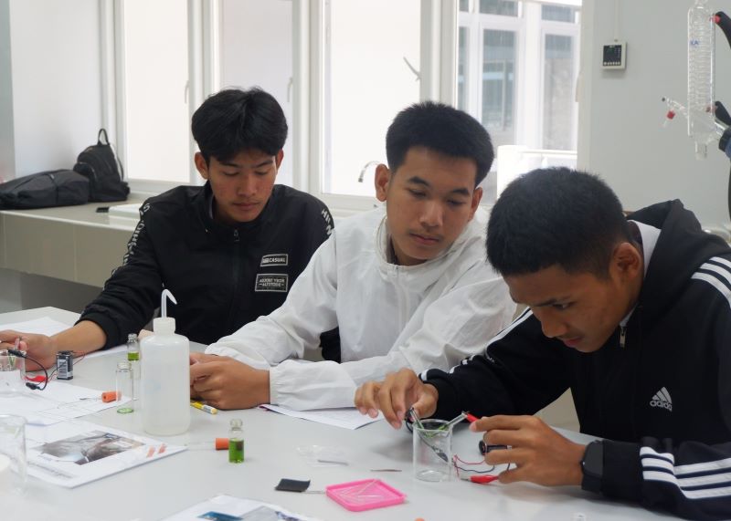 คณะวิทยาศาสตร์ จัดกิจกรรมส่งเสริมและพัฒนาทักษะการปฏิบัติการด้านวิทยาศาสตร์นักเรียนระดับมัธยมศึกษาตอนปลาย ประจำปีการศึกษา 2567 โรงเรียนนาคำราษฎร์รังสรรค์