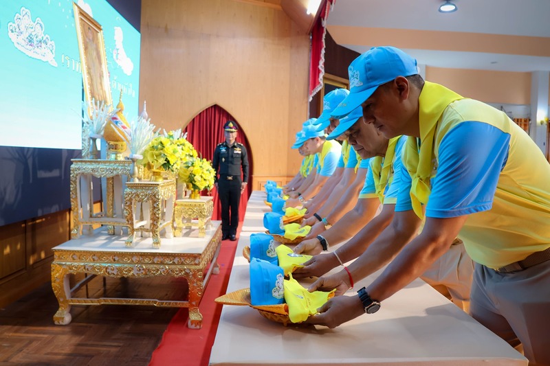 นศท. ม.นครพนม เข้ารับมอบหมวกและผ้าพันคอ จิตอาสาพระราชทาน