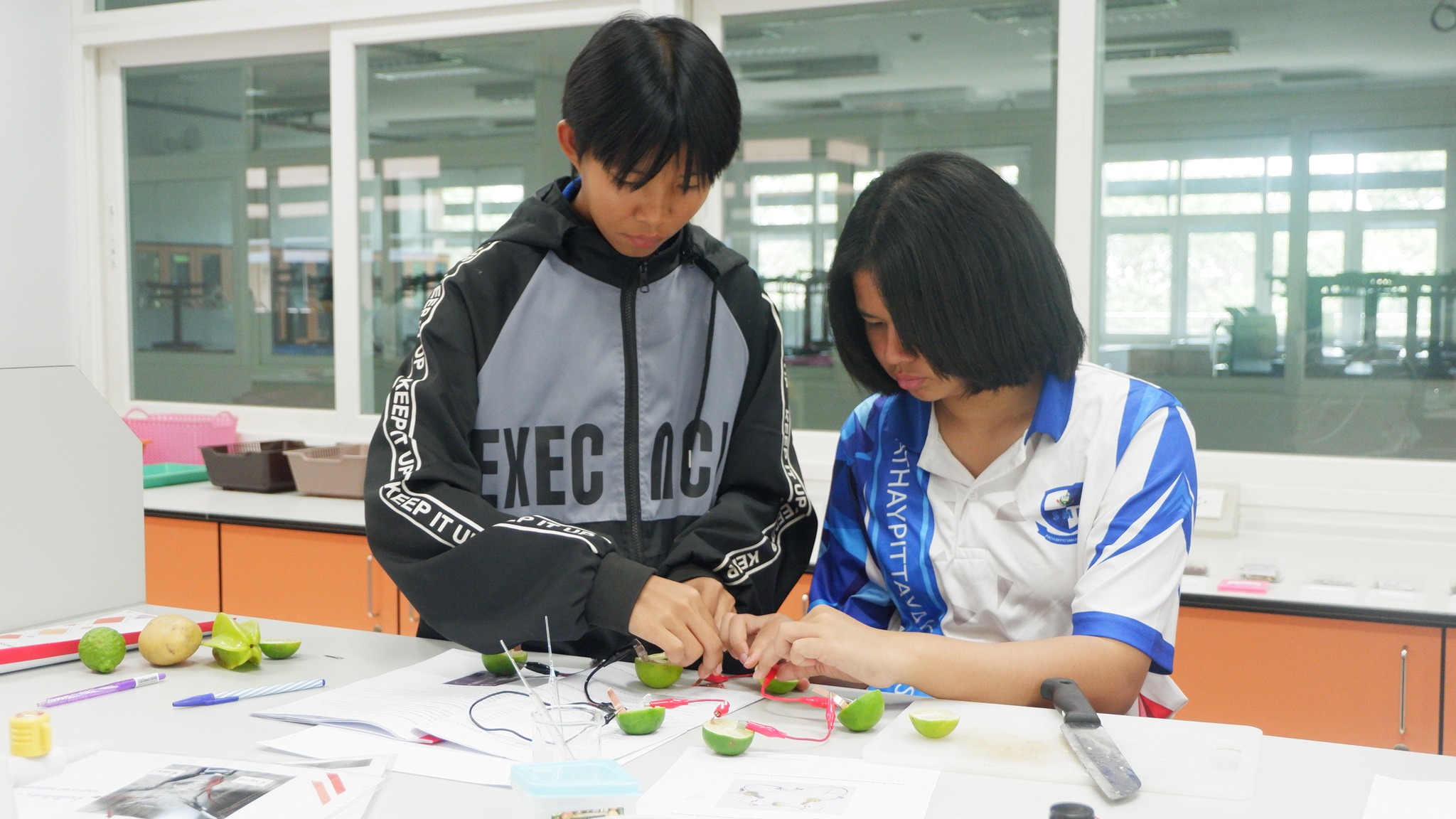 คณะวิทยาศาสตร์ จัดโครงการส่งเสริมพัฒนาศักยภาพผู้เรียนห้องเรียนพิเศษ SME โรงเรียนพะทายพิทยาคม