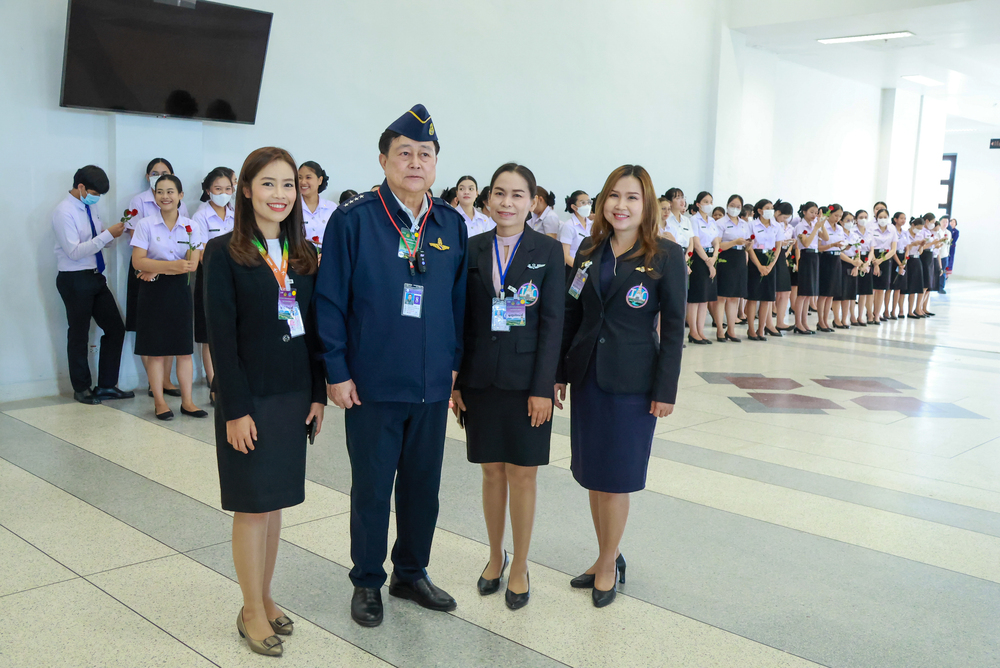 ม.นครพนม ร่วมต้อนรับนายกรัฐมนตรี ในโอกาสประชุม ครม.สัญจร ณ จังหวัดนครพนม พร้อมเสนอแผนจัดตั้งคณะแพทยศาสตร์