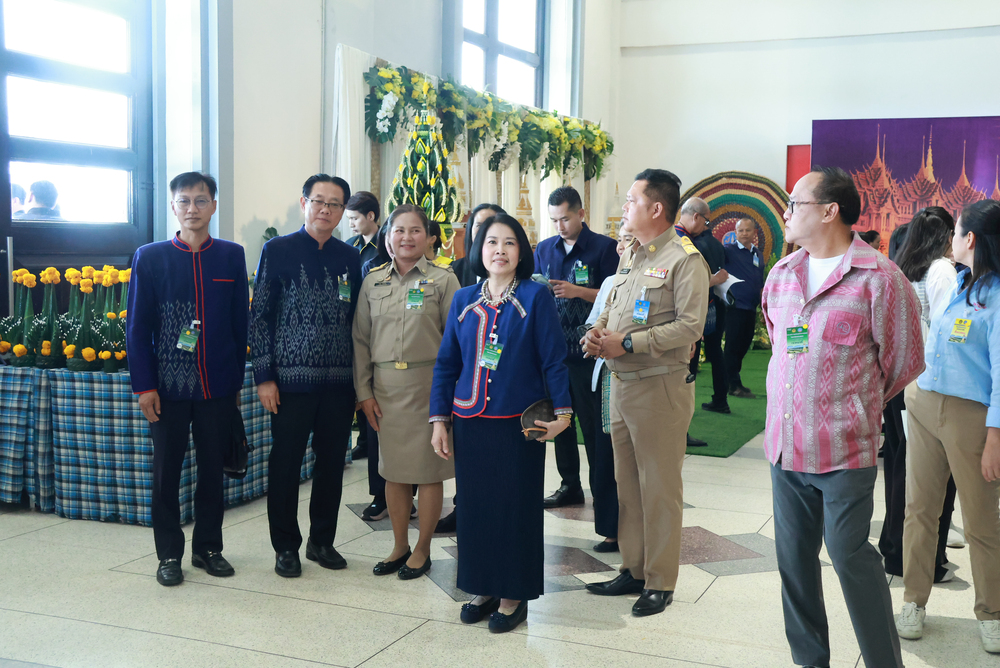 ม.นครพนม ร่วมต้อนรับนายกรัฐมนตรี ในโอกาสประชุม ครม.สัญจร ณ จังหวัดนครพนม พร้อมเสนอแผนจัดตั้งคณะแพทยศาสตร์