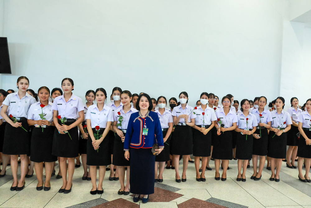 ม.นครพนม ร่วมต้อนรับนายกรัฐมนตรี ในโอกาสประชุม ครม.สัญจร ณ จังหวัดนครพนม พร้อมเสนอแผนจัดตั้งคณะแพทยศาสตร์