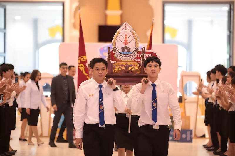 สาขาวิชาเทคนิคการแพทย์ จัดพิธีมอบเสื้อกาวน์และเข็มกลัดนักศึกษาเทคนิคการแพทย์ ประจำปี 2569 สร้างความภาคภูมิใจ ก้าวแรกสู่การเป็นนักวิชาชีพ