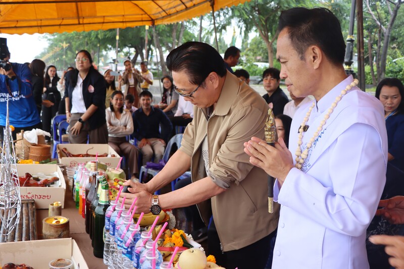 ประกอบพิธีบวงสรวงเรือไฟ เตรียมสืบสานประเพณีงานบุญออกพรรษา ประจำปี 2569