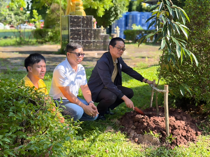 คณะครุศาสตร์ สืบสานพุทธศาสนาและปลูกจิตสำนึกด้านสิ่งแวดล้อม เนื่องในโอกาสครบรอบ 11 ปี