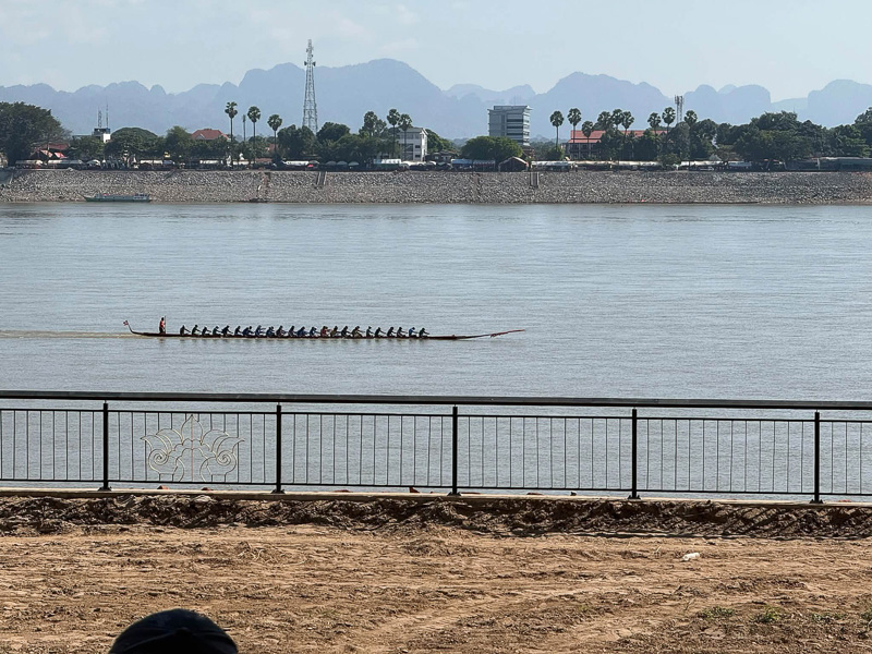 ม.นครพนม ร่วมอัญเชิญถ้วยพระราชทาน เปิดศึกเรือยาวสัมพันธ์ไทย–ลาว สืบสานวิถีลุ่มน้ำโขง