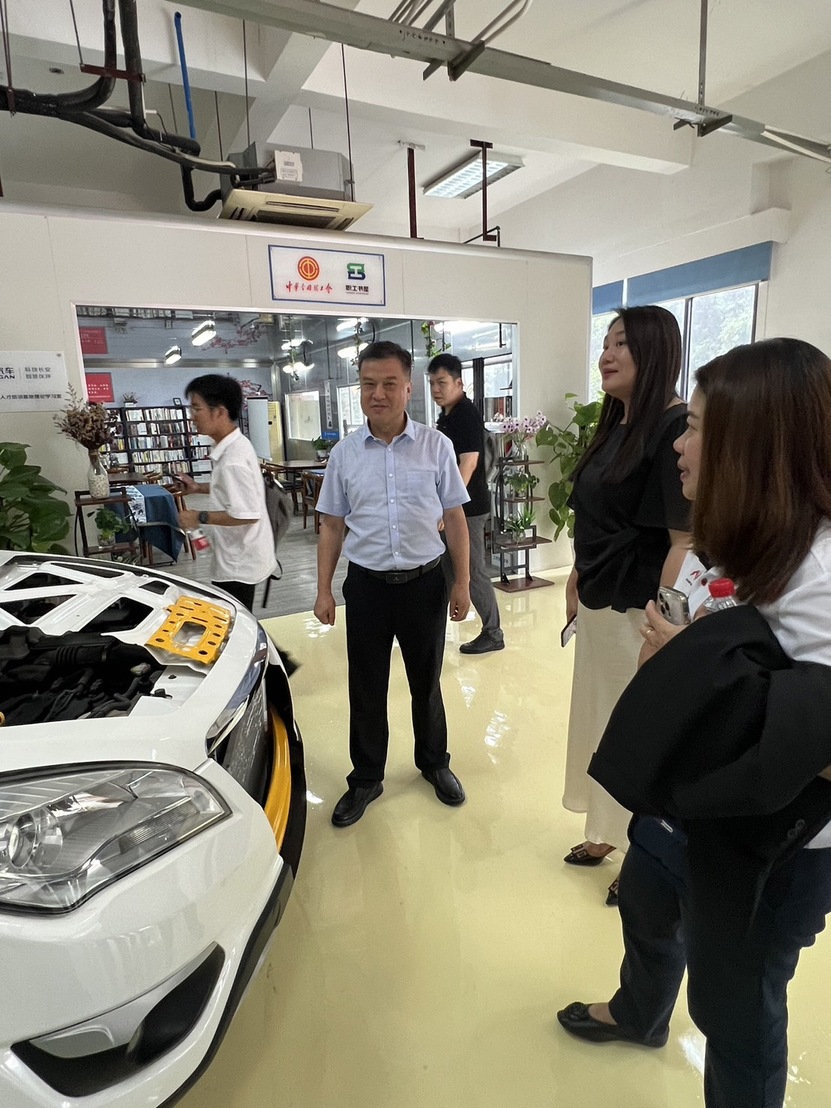 บริษัท ฉางอาน (CHANGAN) พร้อมทำความร่วมมือพัฒนาหลักสูตรด้าน EV และตั้งจัดศูนย์ฝึกอบรมด้าน EV ที่ ม.นครพนม (CHANGAN is ready to collaborate on developing EV curricula and establish an EV training center at Nakhon Phanom University.)