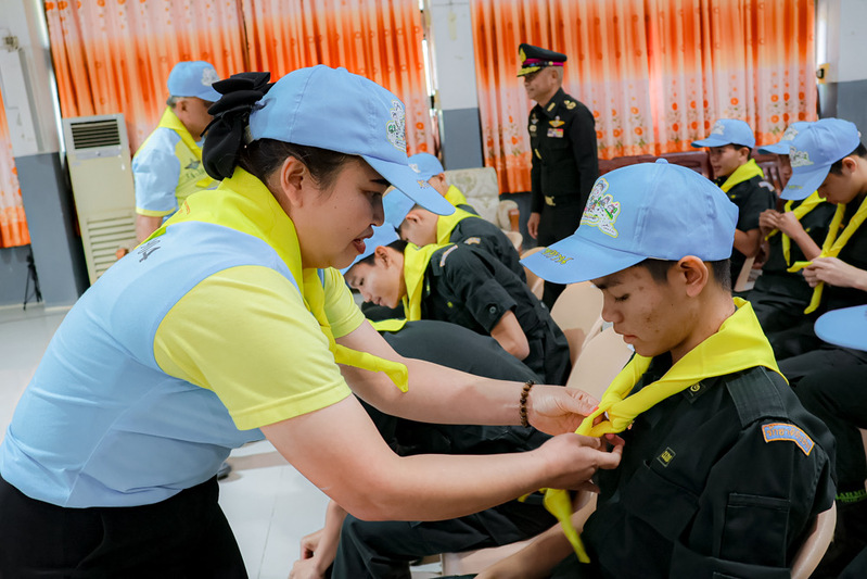 นศท. ม.นครพนม เข้ารับมอบหมวกและผ้าพันคอ จิตอาสาพระราชทาน