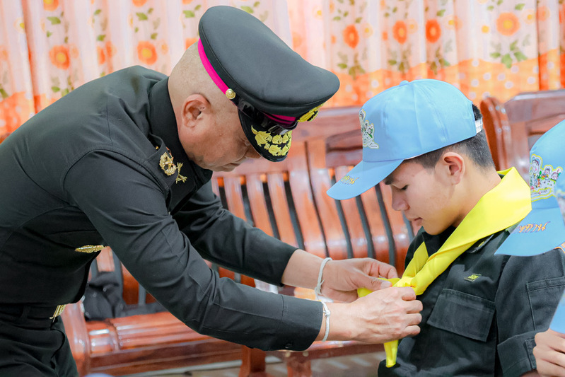 นศท. ม.นครพนม เข้ารับมอบหมวกและผ้าพันคอ จิตอาสาพระราชทาน